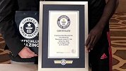 曼联小将玩游戏破吉尼斯纪录 17秒骚操作通关 游戏画面感人
