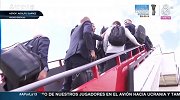 皇马全队登机出征基辅 身着帅气西装变男模队
