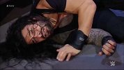 WWE-15年-RAW第1140期：大秀哥终报一箭之仇 锁喉怒摔挂王-花絮