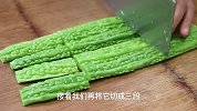 苦瓜里倒入雪碧，没想到这么好吃，大饭店都这样做，清脆爽口不苦