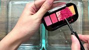 用眼影、史莱姆、闪粉给水晶泥染色，无硼砂，好玩