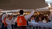 旅游-观爱琴海日落时还有民族舞蹈助兴