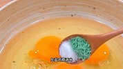 以后想吃，虾仁滑蛋，就像我这样做，做法简单又好吃