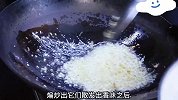 炒猪血时，很多人第一步就做错了，教你一招，鲜嫩无腥味——下