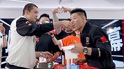 刚刚，李景亮赢得跨界之战！西热力江愿赌服输喂对方吃虾