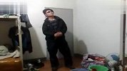 农民工自娱自乐《春天里》很雷人哦！