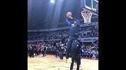 这两个扣篮谁更精彩？丹尼斯史密斯暴扣闪耀中国赛