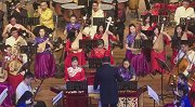 真人版斗地主大合唱？合唱团集体演奏 场面太壮观