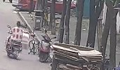 保姆频频请假外出却现身街头游荡 得知真实身份雇主吓出冷汗