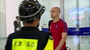 重庆斯威抵达水滴 小克鲁伊夫：对手状态不错球队要保持自我
