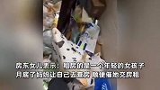 女孩租房房内垃圾堆成山，躺床上淡定玩手机，房东无处下脚进不去门：被熏吐了！