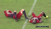 都拼命了！哨响时刻恒大众将无力庆祝 两队球员皆横躺球场