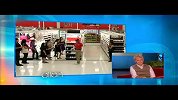 英超-贝克汉姆参加THE ELLEN SHOW 贝克汉姆乔装推销员商店推销香水-新闻