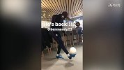 英超-1718赛季-边接电话边颠球 看来网红门迪这是准备要复出了！-新闻