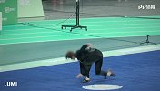 朱正廷武术表演秀后空翻 网友：翩翩少年郎一身正气