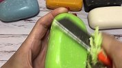 把家里不同颜色的香皂全部刮开，声音好减压