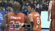 CBA-1314赛季-季后赛-1/4决赛-第3场：刘炜不看人传球 翟逸接球轻松双手扣篮-花絮