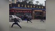 这是要飞天？网传普陀山景区饭店为抢生意 齐在门口航母styl