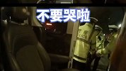 上一秒还在几人讨论酒驾严重性，转角就碰到交警 醉驾司机哭惨