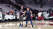 NBA最有爱父子档！新老司机赛前投篮亲密无间
