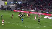 下半场补时第5分钟亚眠球员纳霍尔射门 - 被扑