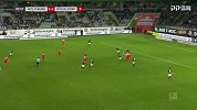 下半场补时第1分钟杜塞尔多夫球员宇佐美贵史射门