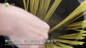 【日日煮】烹饪短片 - 盐曲虾仁椰菜炒意粉
