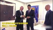 大佬会面！因凡蒂诺造访西班牙政府 送总统桑切斯红黄牌