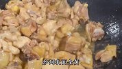 这样做出来的紫苏炒鸡，又香又嫩又辣，好吃到舔手指
