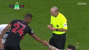 第63分钟哈德斯菲尔德球员穆涅黄牌