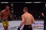 折磨怪！UFC选手一拳一拳将对手打瘫在地