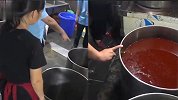 四川一火锅店回收汤底熬制老油循环使用 20余天赚29万被查