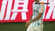 富力反击扎哈维与朴志洙纠缠倒地 扎球王崴脚轻伤不下火线