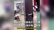 豫剧团演出遇大雨，大爷大妈打伞坐积水中捧场，网友：豫剧的魅力