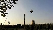 手机抓拍河北滦南县上空棱形UFO发出奇怪声音