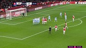 原地摆腿无助跑！拉卡泽特任意球太惊艳 中横梁弹出