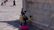 网曝一成年男子故宫内随地小便 保卫处：核实后将马上处理