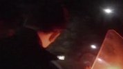 男子当街杀人后欲自杀 警察夺刀救他被砍断肌腱 值不值？