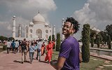 心情不错！国王全队落地就去泰姬陵游玩 小狐狸作为代表发表感言
