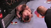 UFC历史上的今天：莱斯纳全场把对手按在地上摩擦拿下首胜