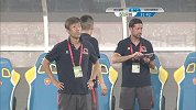 杨运任意球吊入禁区 多米尼克头球首开纪录