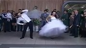 国外新婚夫妇的搞笑热舞大串烧