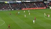 第55分钟甘冈球员马库斯·图拉姆射门