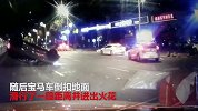 女司机驾宝马撞前车 当场四脚朝天火星四溅