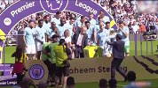 英超-1718赛季-英超颁奖仪式出尴尬  津琴科误摔奖杯吓呆队友