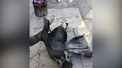 北京南锣鼓巷一饭店煤气罐着火 不时传出巨响