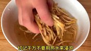 春天多吃黄花菜，教你一个养生吃法，营养高助睡眠，真香