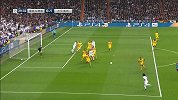 克罗斯任意球传中 马塞洛插上凌空弹射高出横梁