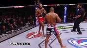 UFC历史上的今天 骨头送给科米尔生涯首败