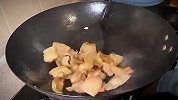 从小到大一直都爱吃所有的豆制品，这种老豆皮都好久没吃到了